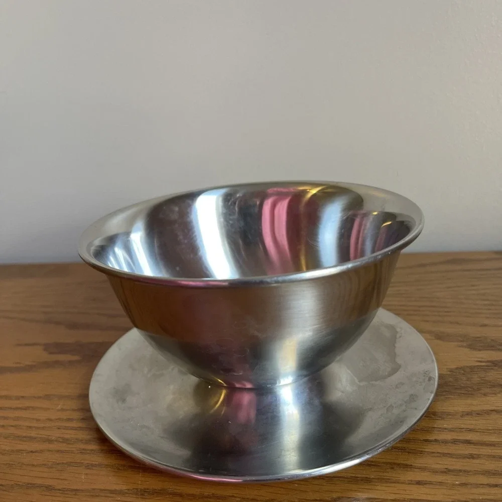 Vintage Oneida 18/8 Stainless Steel Gravy Bowl 5.75in‎ With Attached Drip Plate